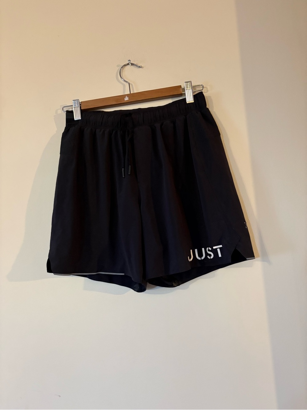 Lululemon JUST Black men’s LINED Athletic Shorts with Elastic Waist Small